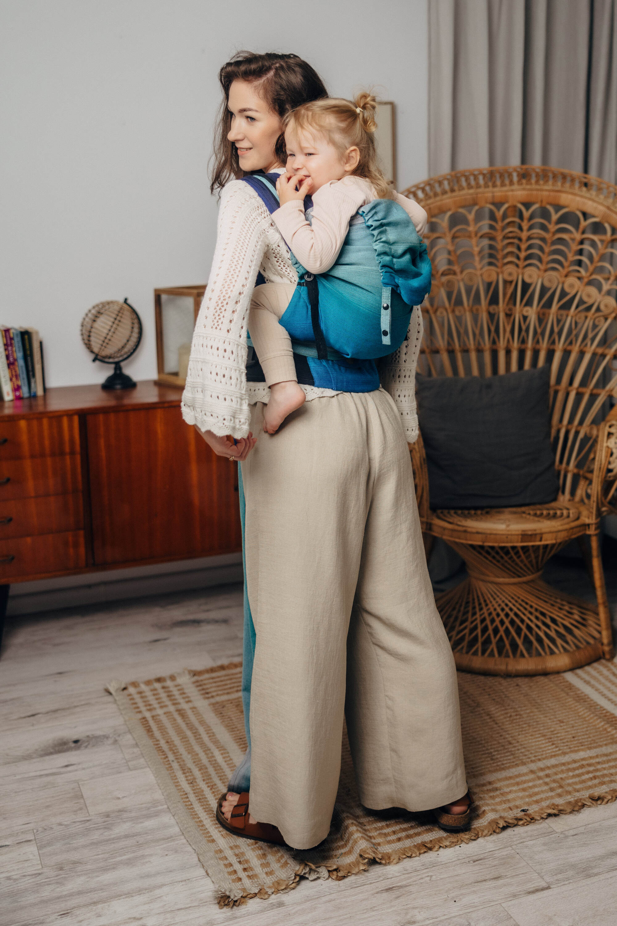 LennyHybrid Preschool félcsatos hordozó