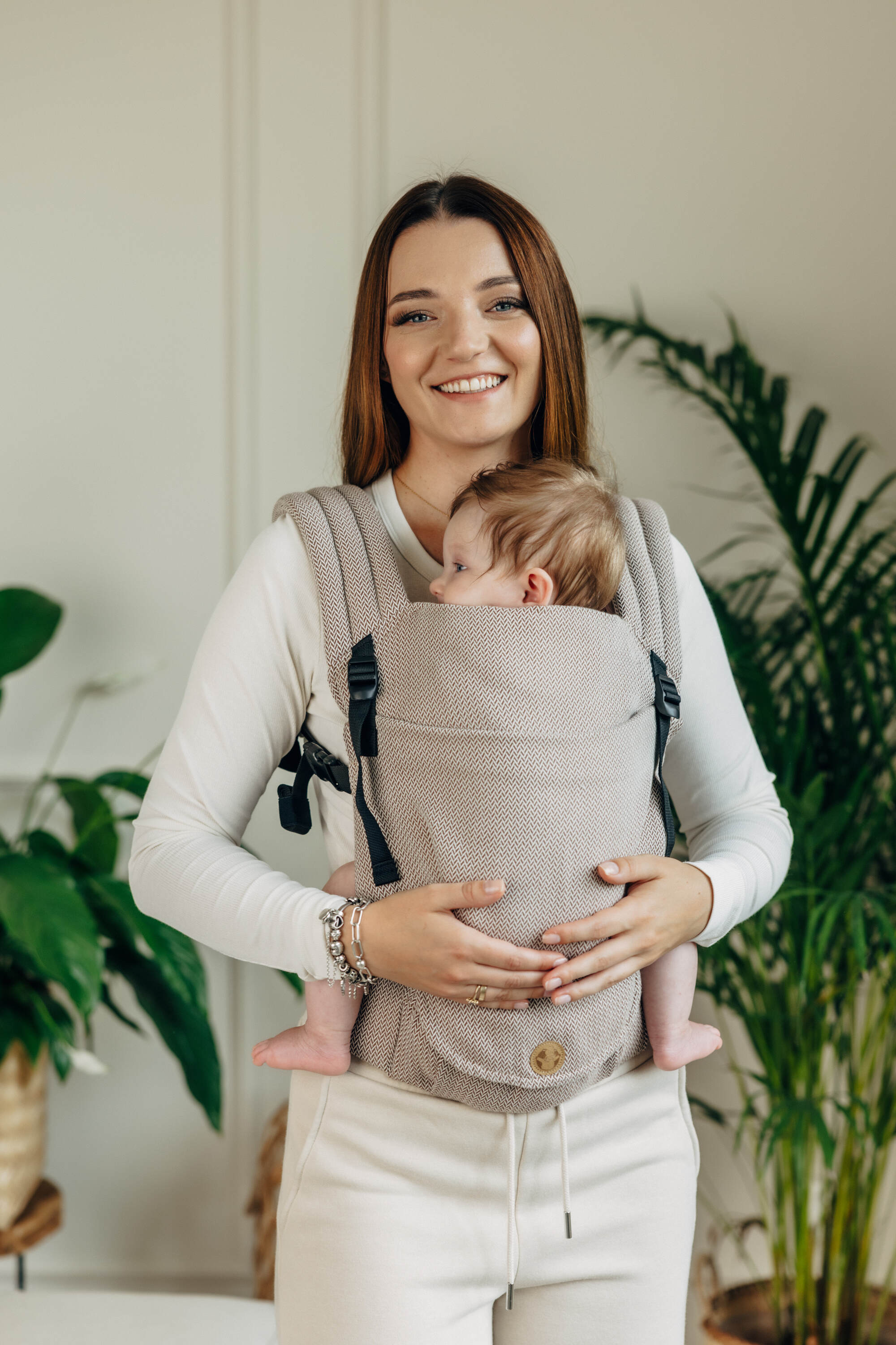 LennyLight csatos hordozó 100% pamut |  LITTLE HERRINGBONE ALMOND