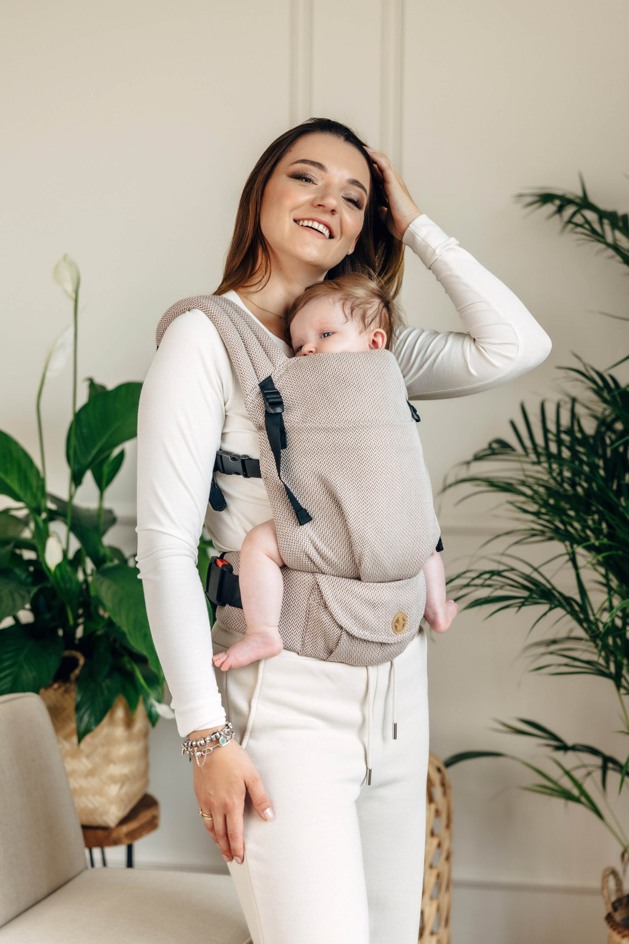 LennyLight csatos hordozó 100% pamut |  LITTLE HERRINGBONE ALMOND