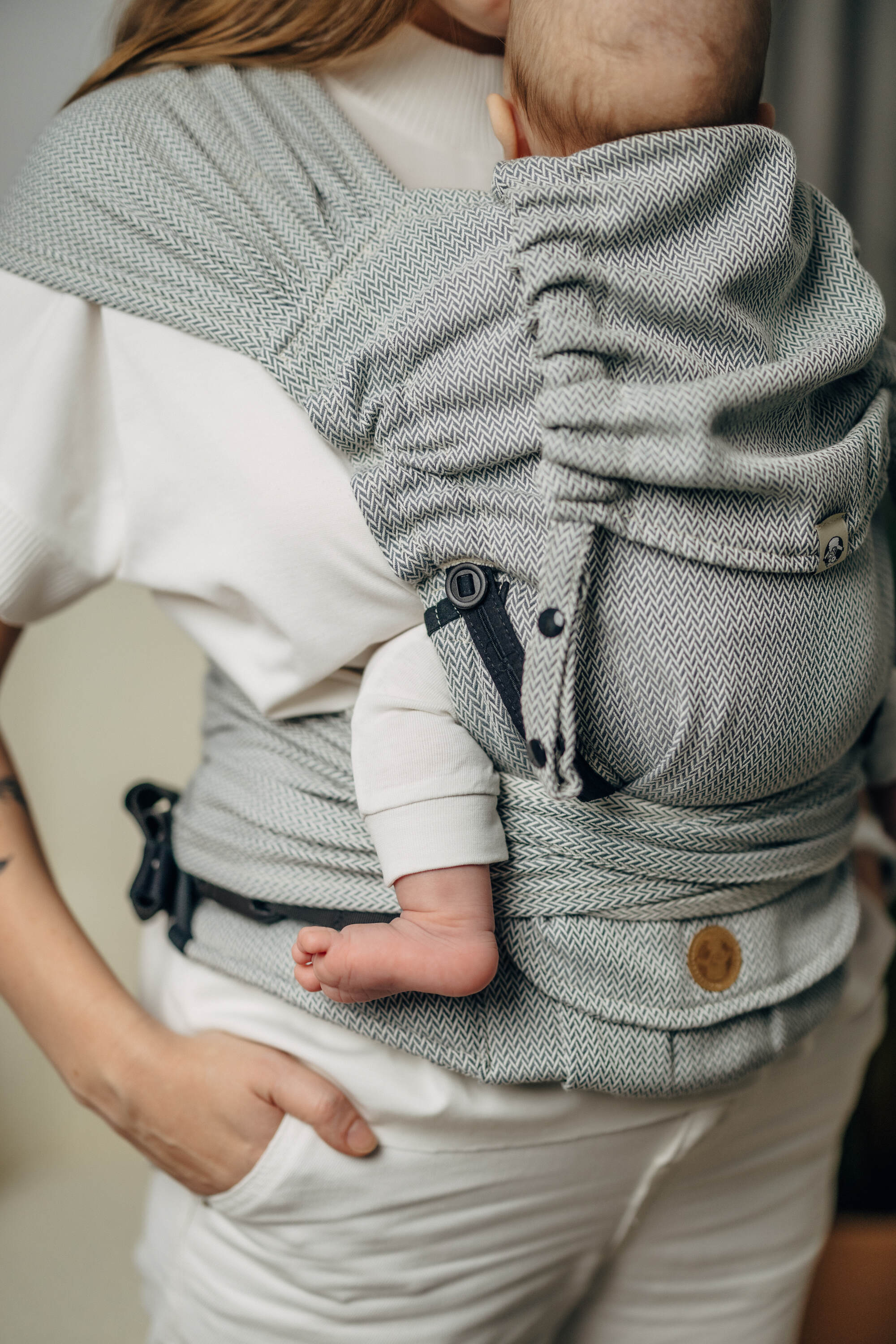 LennyHybrid félcsatos hordozó 100% pamut | LITTLE HERRINGBONE GREY