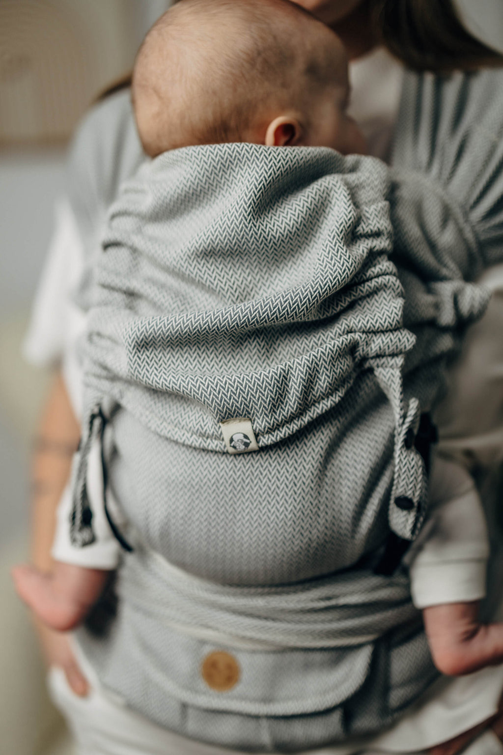 LennyHybrid félcsatos hordozó 100% pamut | LITTLE HERRINGBONE GREY