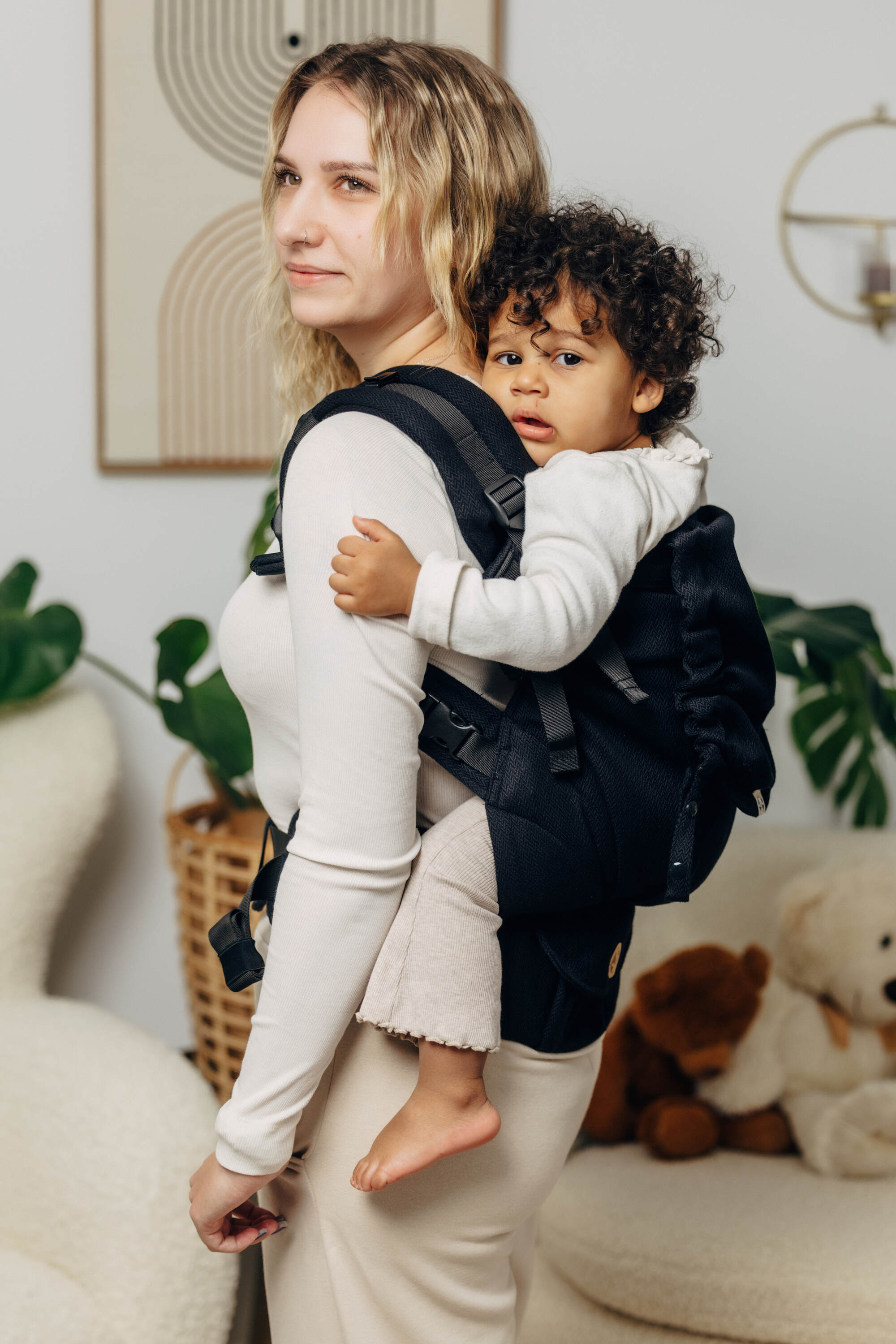 LennyPreschool csatos hordozó 100% pamut | LITTLE HERRINGBONE EBONY BLACK