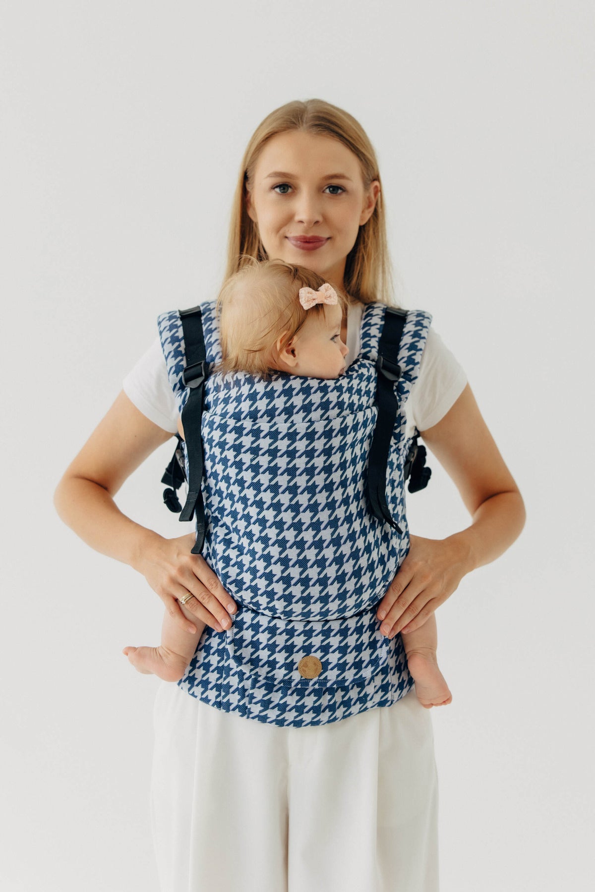 LennyUpGrade PRO csatos hordozó 40% pamut, 40% merinói gyapjú, 13% selyem, 7% kasmír | PATA DE GALLO - PUZZLE